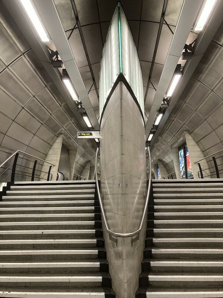 Southwark Station steps