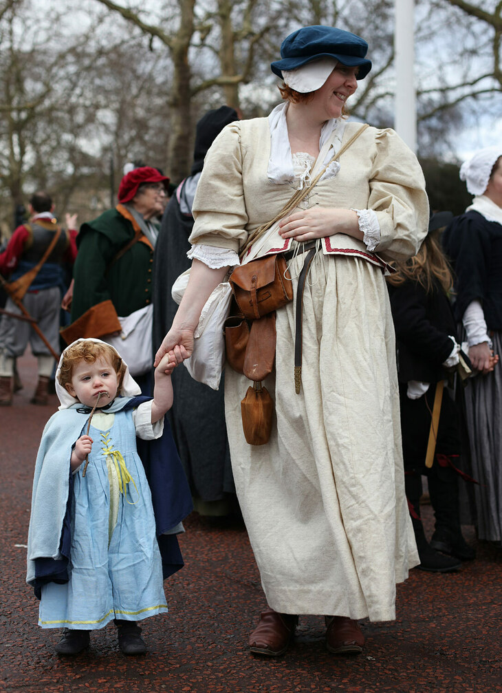 A mother and child in 17th century dress