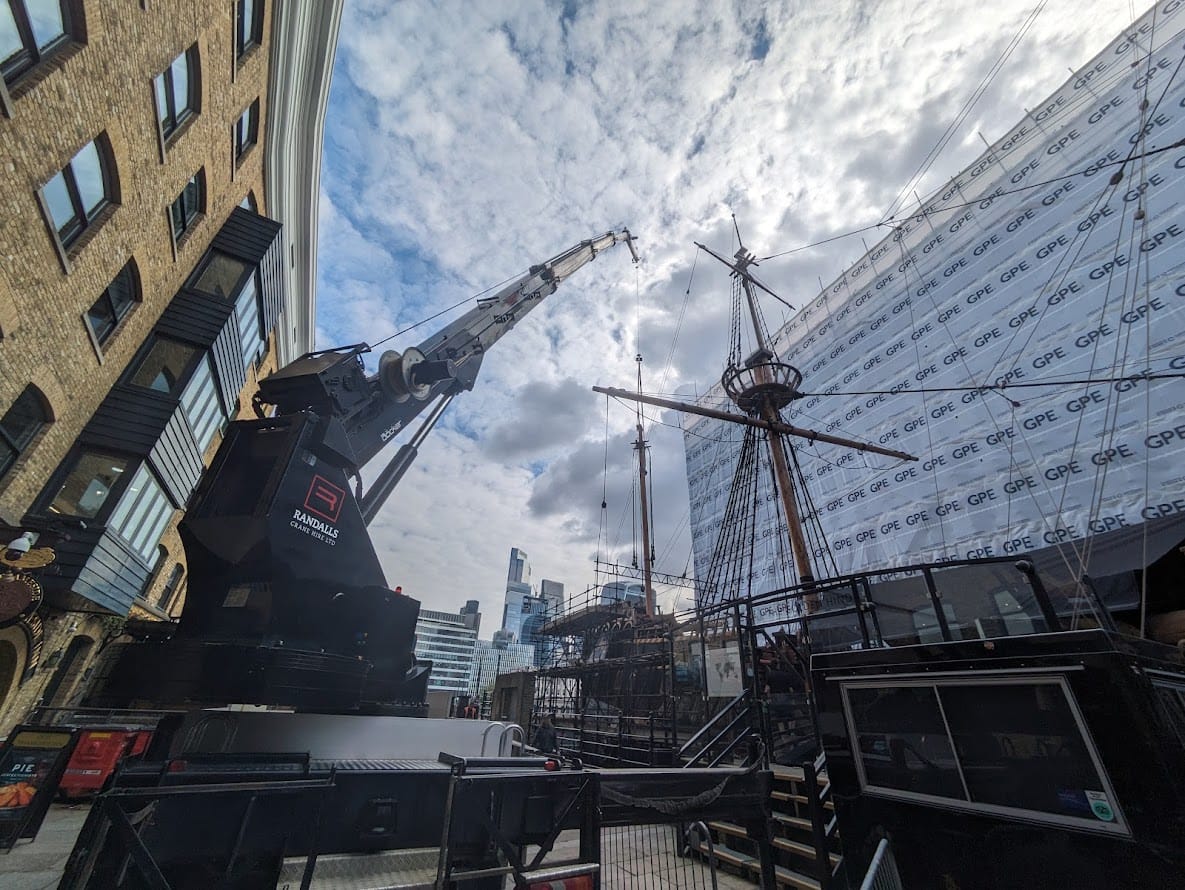 Golden Hinde's mizzen mast craned into place