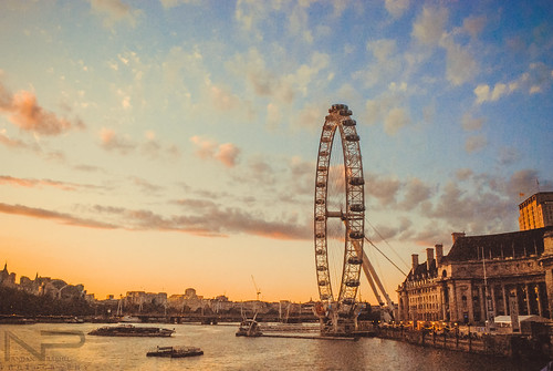 Sunset Sky & London Eye ...