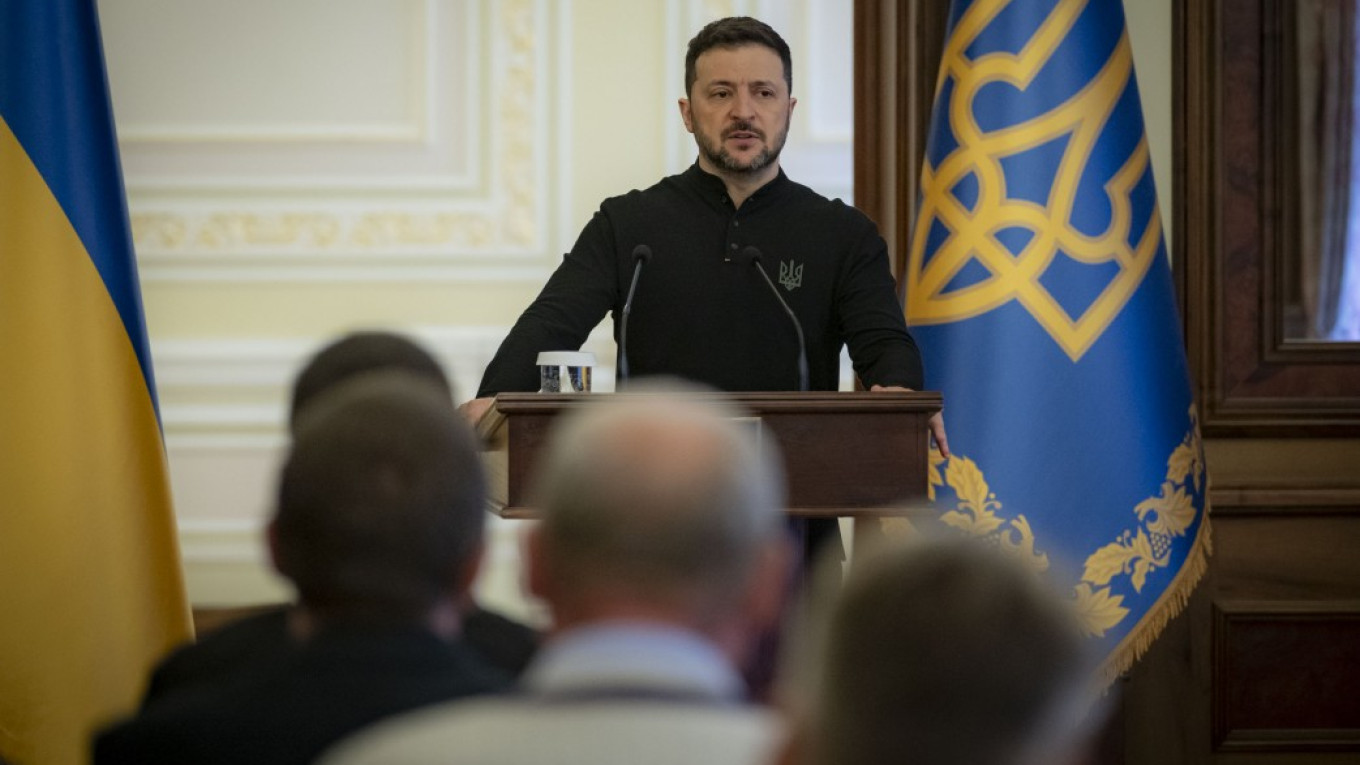 Zelensky Accuses China of Arming Russia Amid Growing Tensions