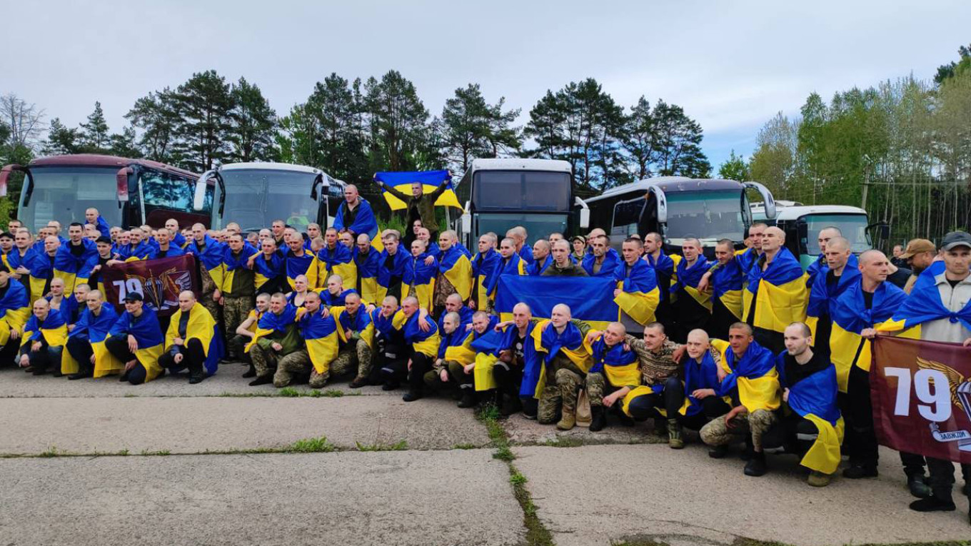 Mutual Release: Russia and Ukraine Secure 205 Soldiers Each in Latest POW Exchange