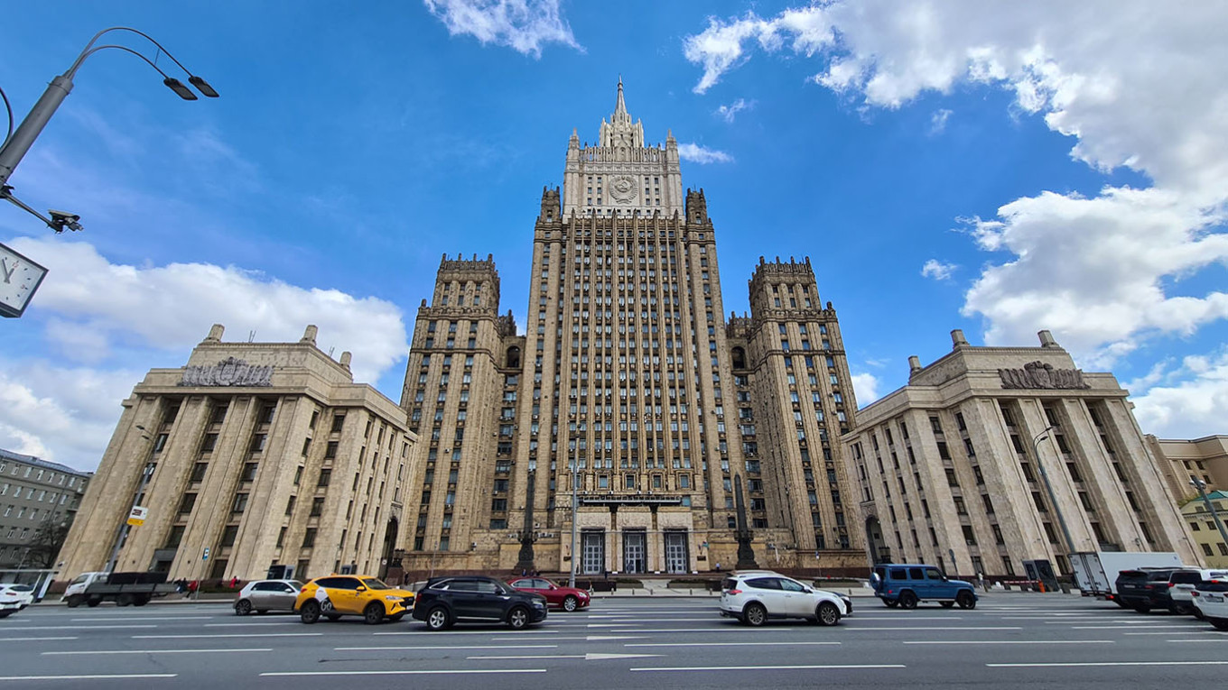 Russia Calls for Calm Amid Escalating Tensions Between India and Pakistan