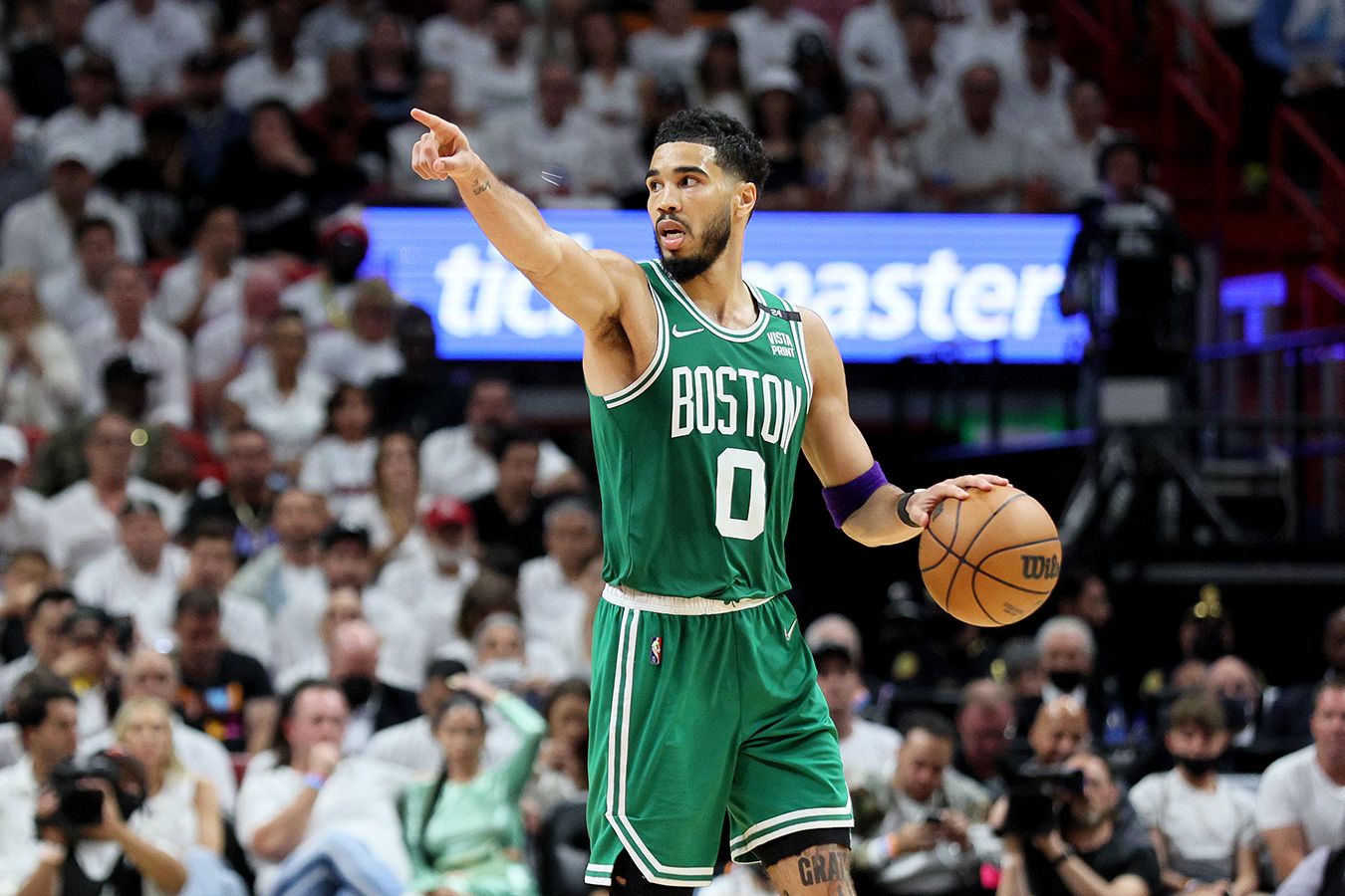 NBA Legend Barkley Offers Recovery Advice to Injured Tatum Following Achilles Tear
