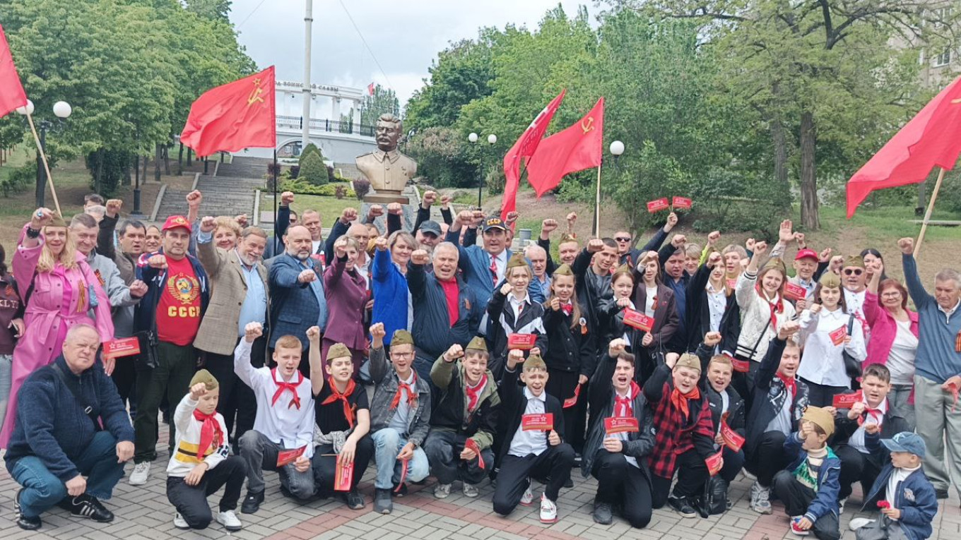 First Stalin Bust Erected in Russian-Occupied Ukraine Amid Renewed Fascination for Soviet Era