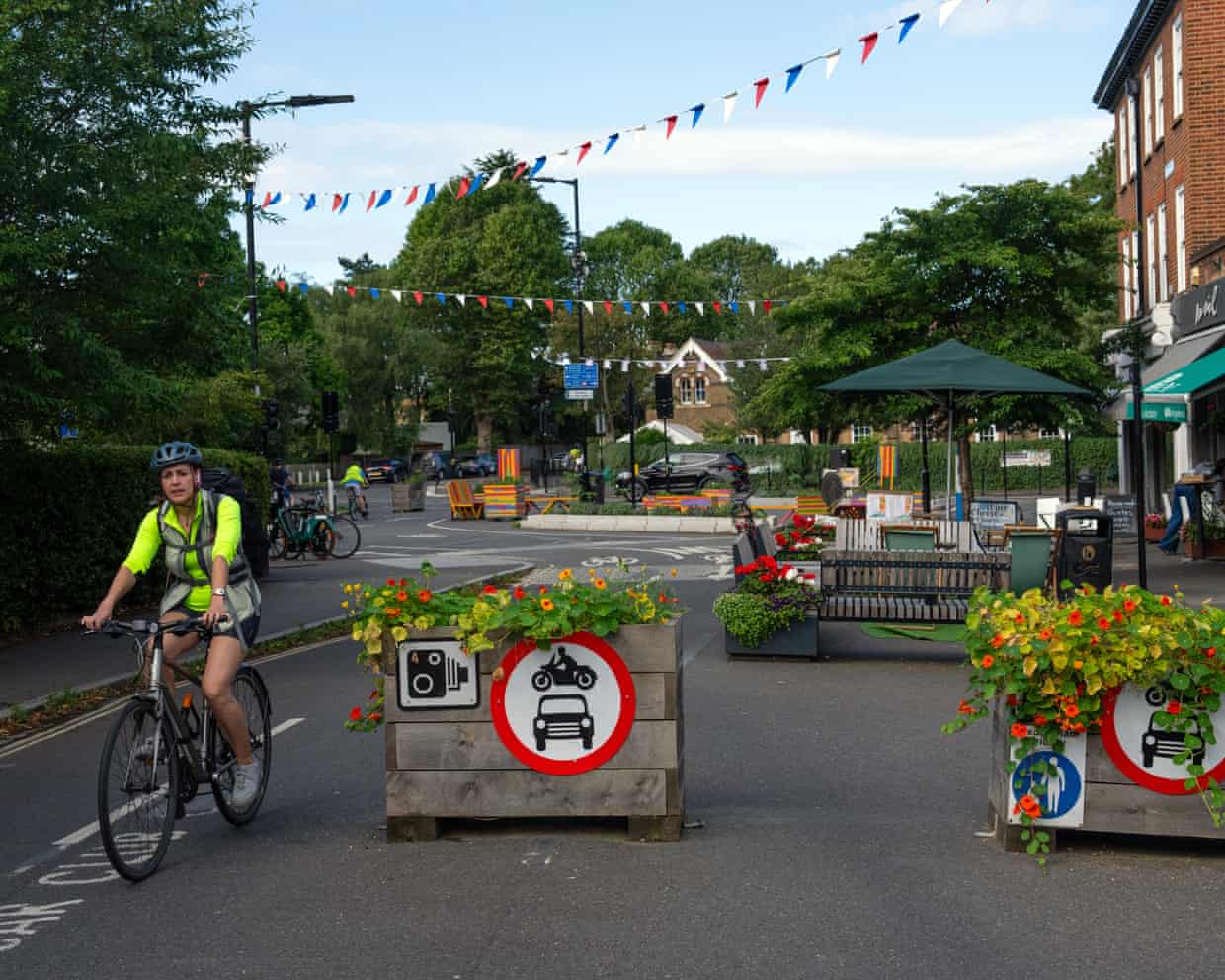 New Evidence Reinforces the Case for Low-Traffic Neighbourhoods: A Popular Solution for Cleaner, Healthier Cities