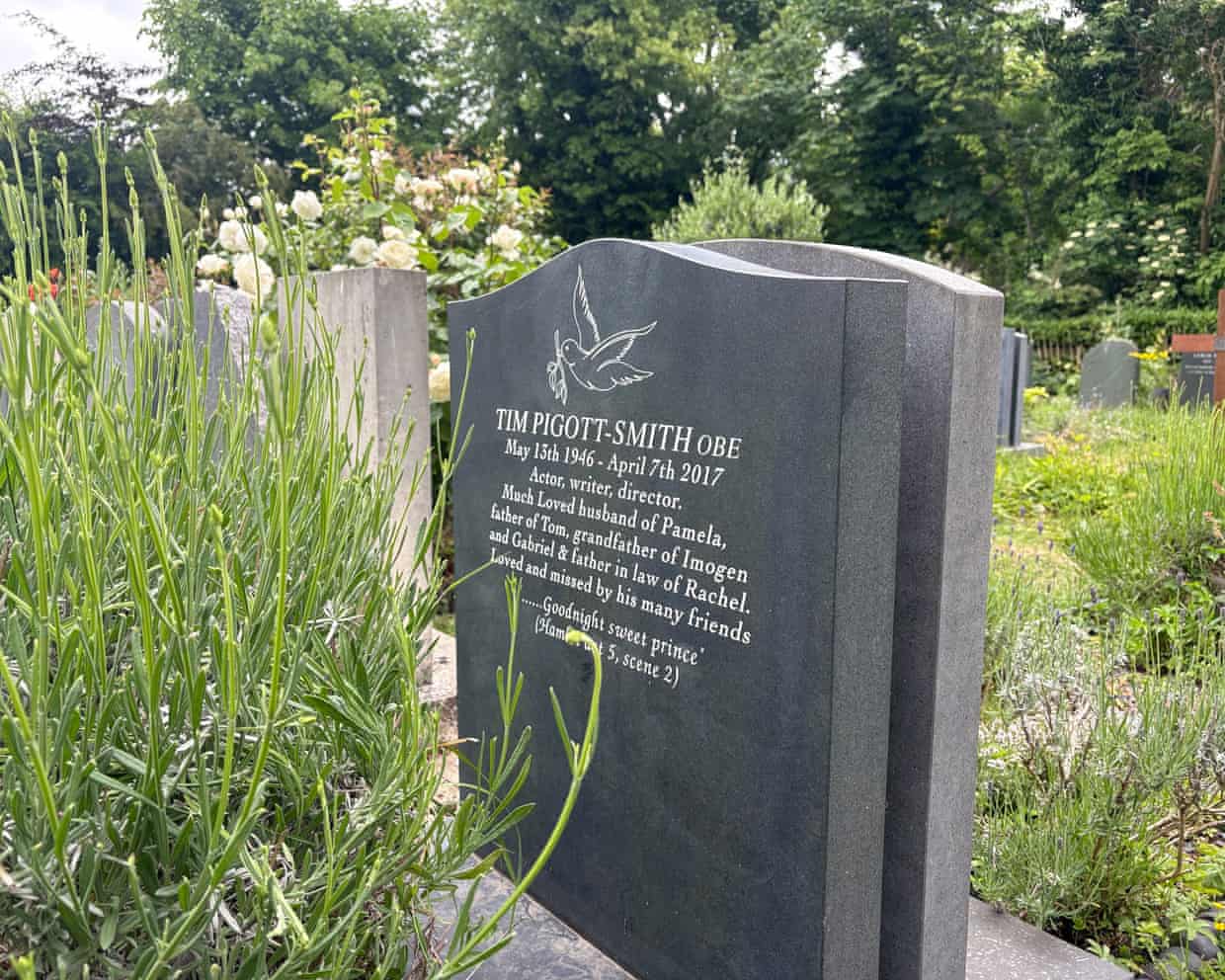 Families Threaten Exhumation Over Controversial Toilet Block Plans at Historic Highgate Cemetery
