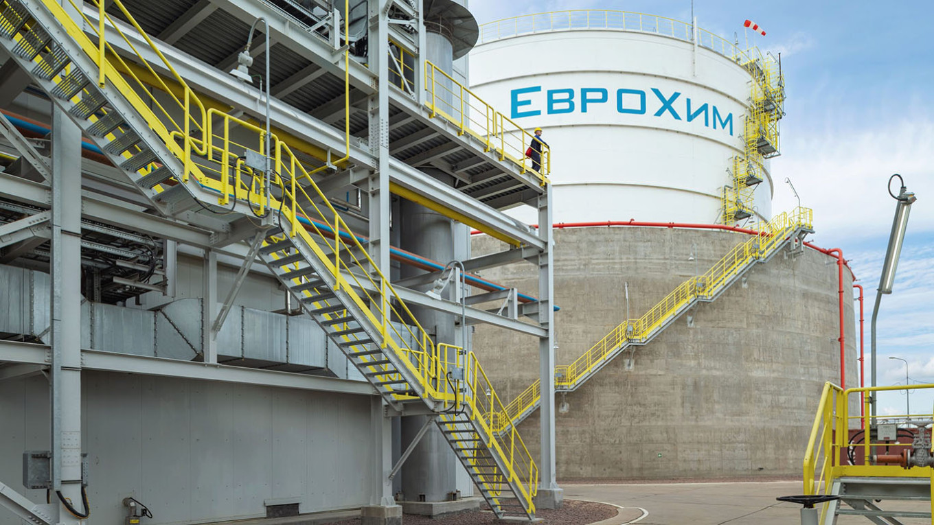 EU Legislators Greenlight Tariffs on Russian Fertilizers Amid Rising Farmer Concerns