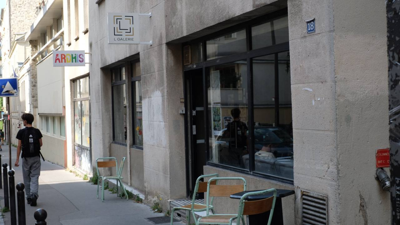 Paris Gallerys Controversial Choice: The Implications of Hiring Putins Alleged Daughter on the Art World