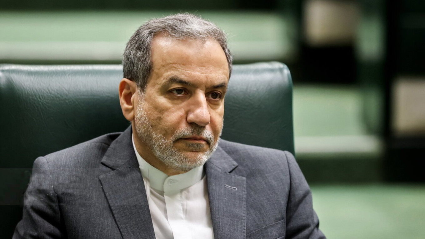 Irans Foreign Minister Meets Putin Amid Escalating Tensions Following U.S. Strikes