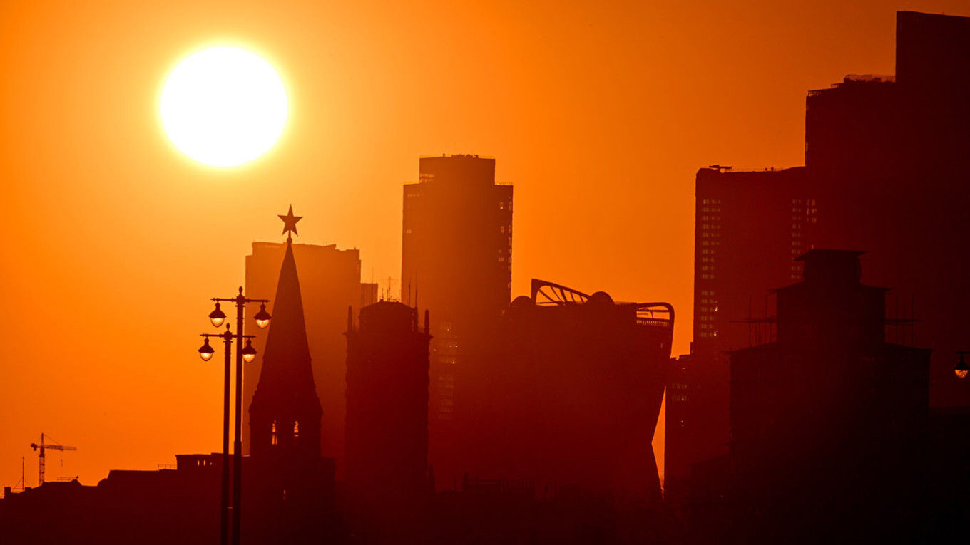 Russias Foreign Investment Plummets to 23-Year Low Amid Ongoing Political Risks, UN Reports