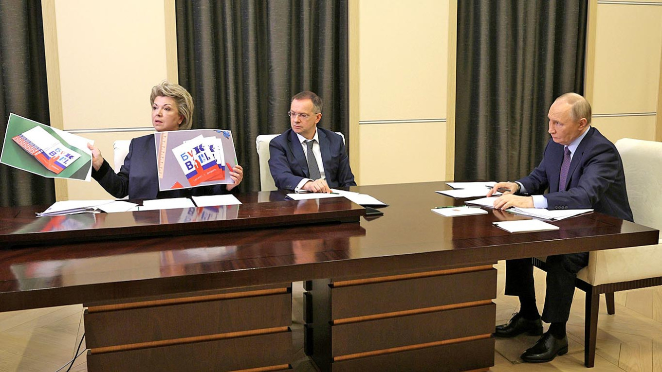 Putin Advocates for Establishment of International Russian Language Promotion Hub