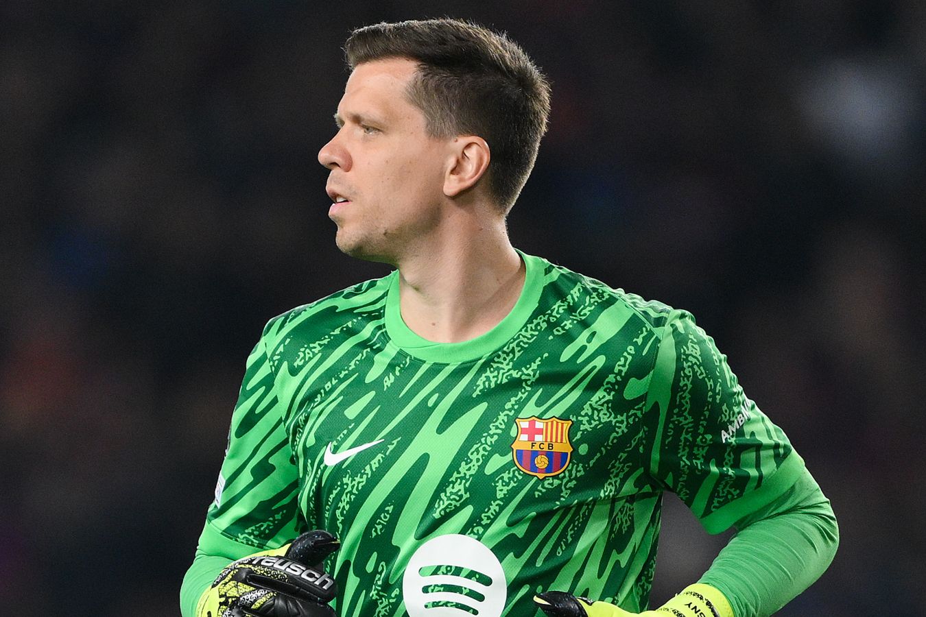 Goalkeeper Wojciech Szczęsny Extends Contract with Barcelona Until 2027