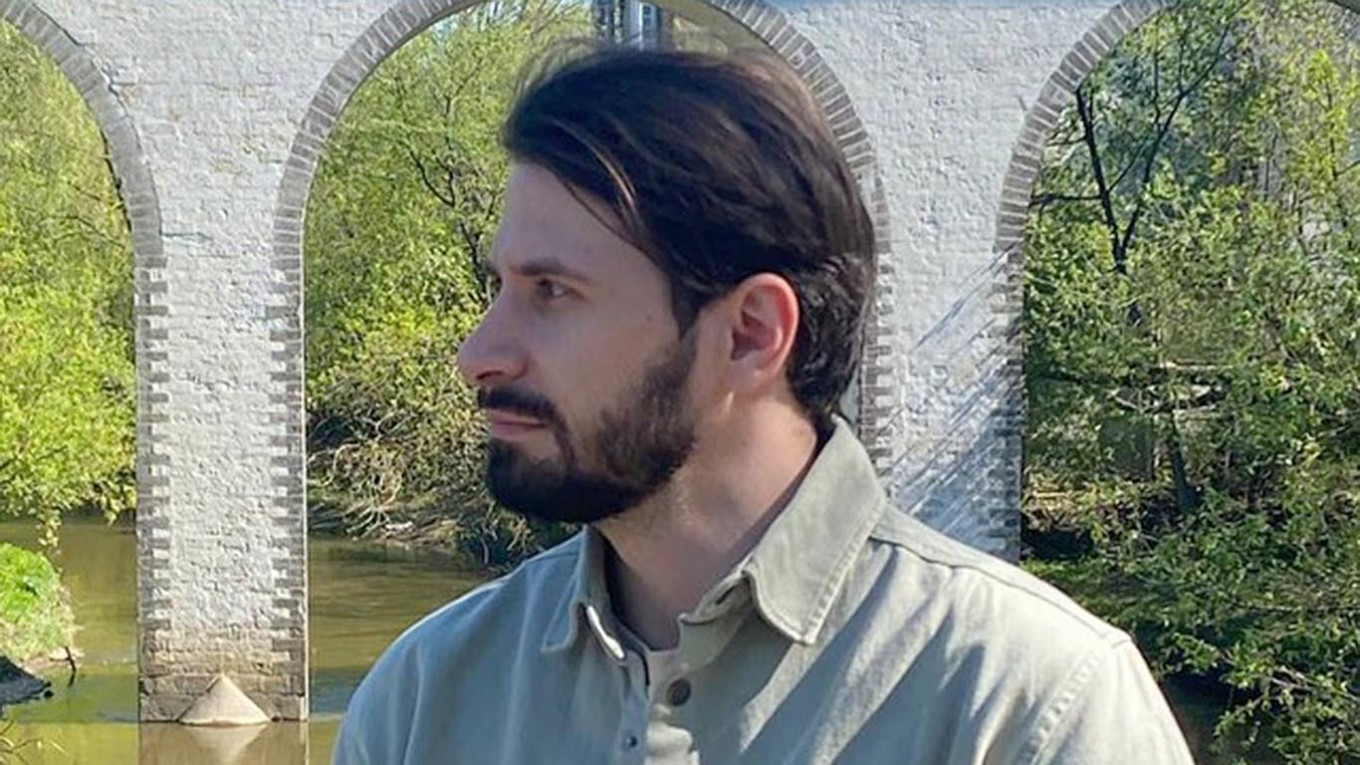 Political Persecution: Nadezhdins Campaign Manager Loses Russian Citizenship Amid Election Preparations