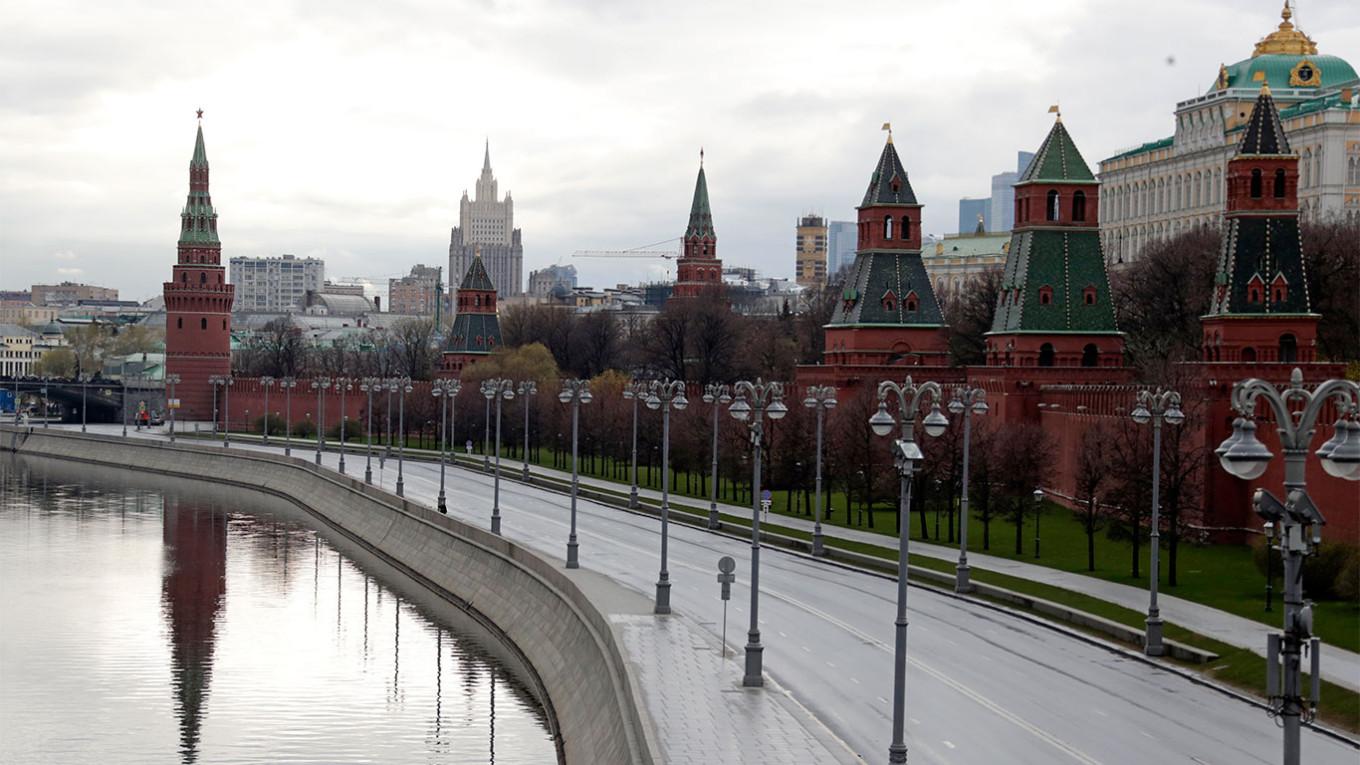 Dismissive Reactions: Russian Leaders Brush Off Trumps Ultimatum on Ukraine Sanctions