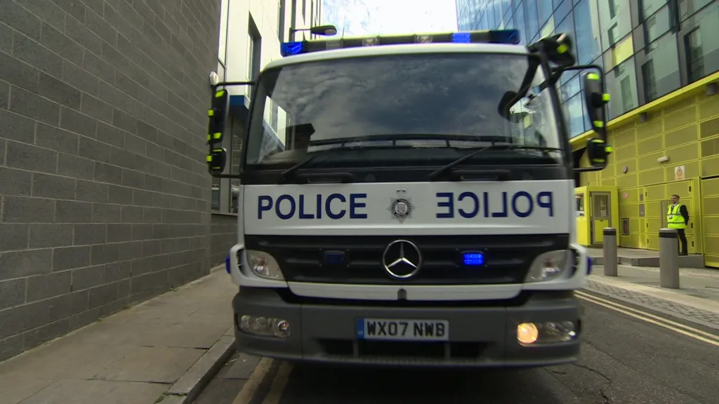 Passenger Safety Initiative from 7/7 Bombings Revised: Emergency Response Units Blue Light Status Removed