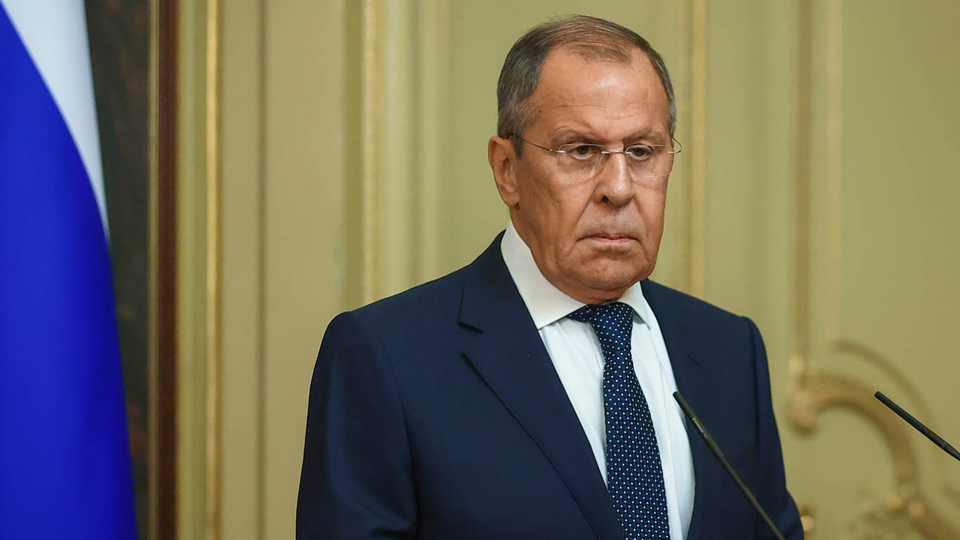 No Plans for Putin-Zelensky Meeting, Lavrov Confirms Amid Diplomatic Tensions