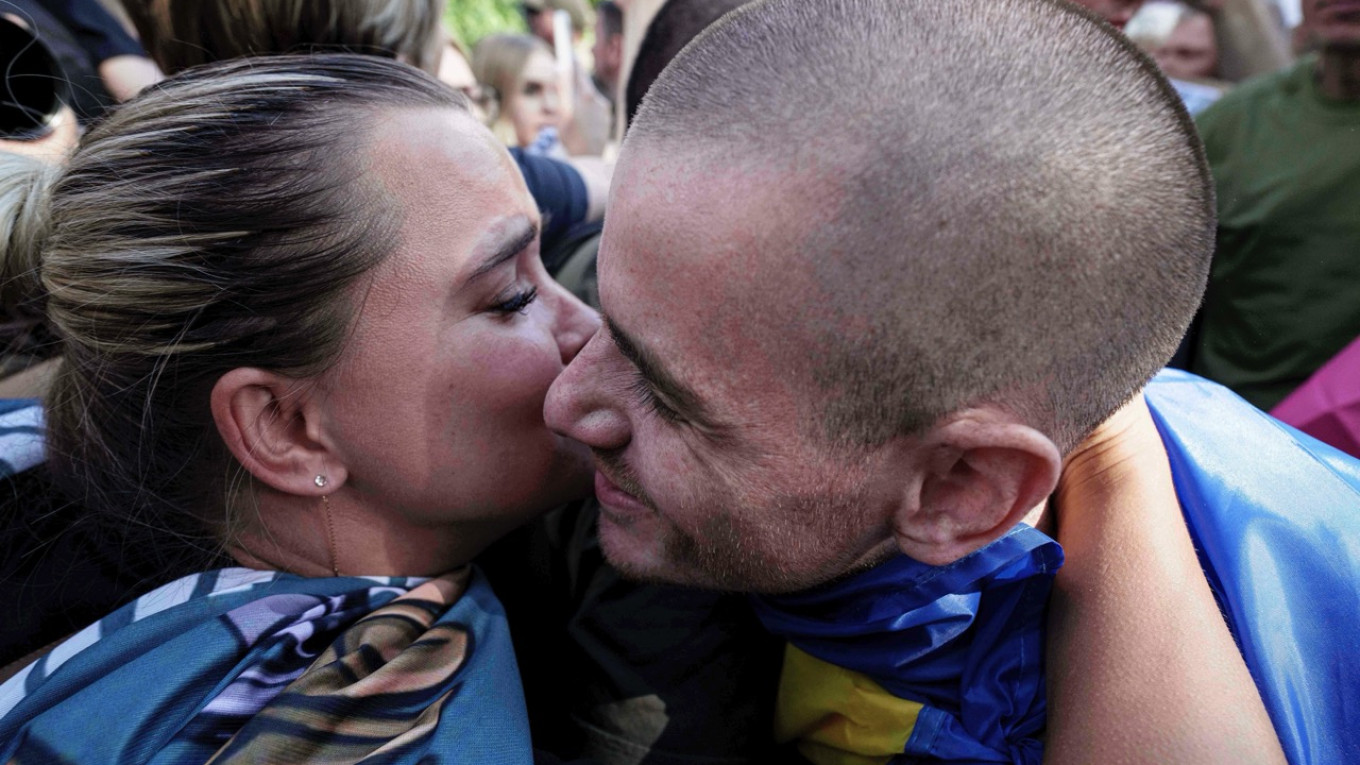 Russia and Ukraine Complete Significant POW Exchange Amid Ongoing Conflict