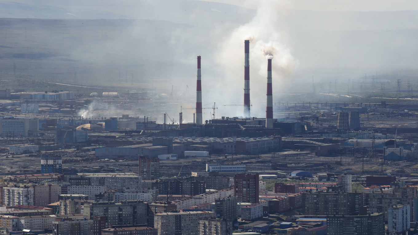 Putin Sounds Alarm Over Surging Hidden Unemployment as Russian Workforce Contracts