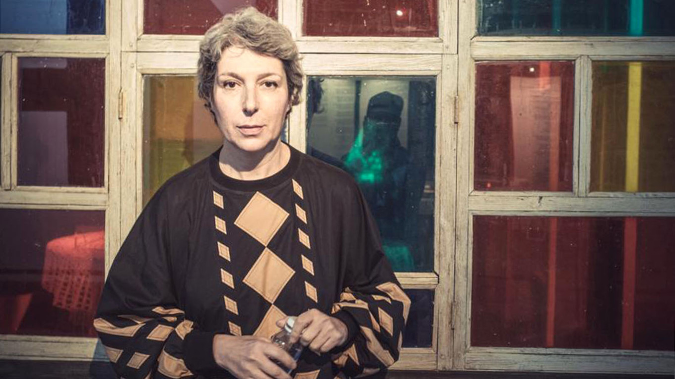 Artistic Reflections of Struggle: Anna Narinskayas Boxed Illuminates the Harsh Realities of LGBTQ+ Life in Russia