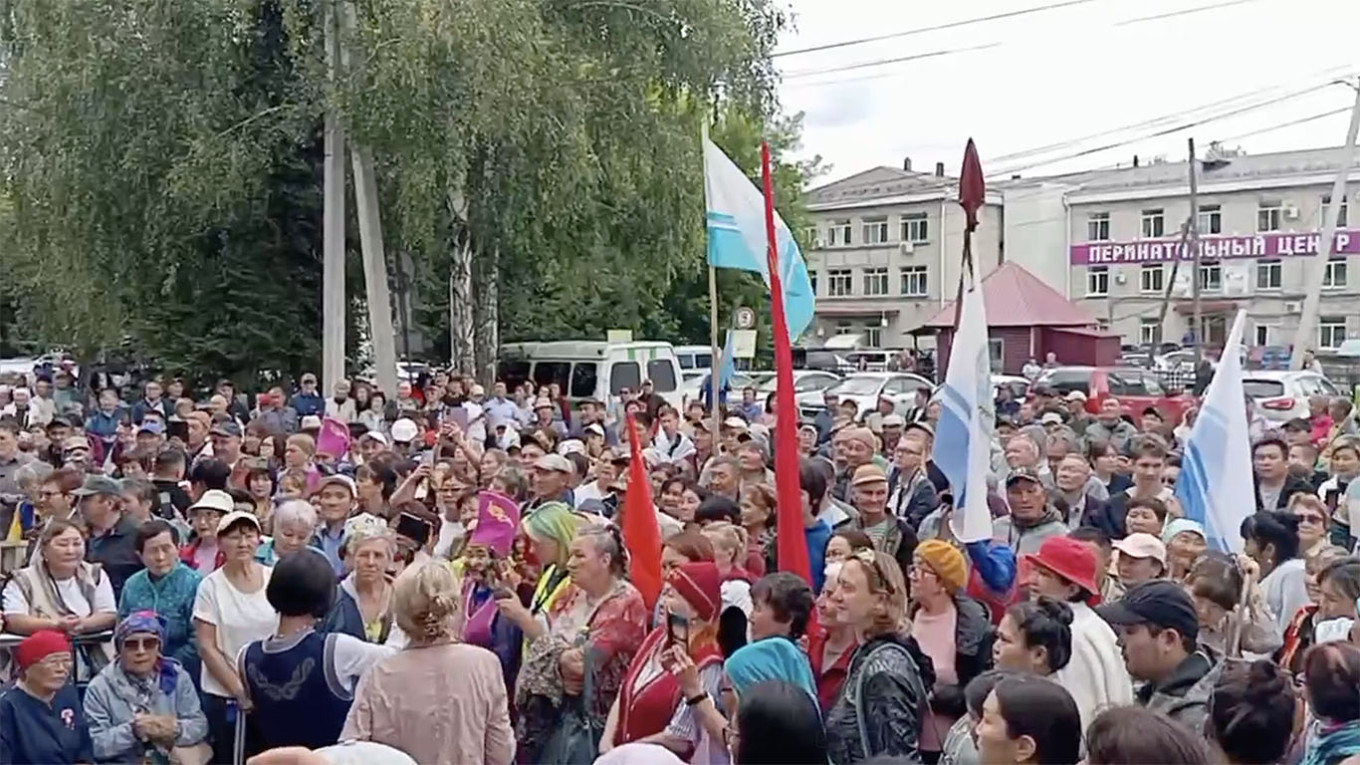Altai Supreme Court Upholds Controversial Governance Reform Amid Public Protest