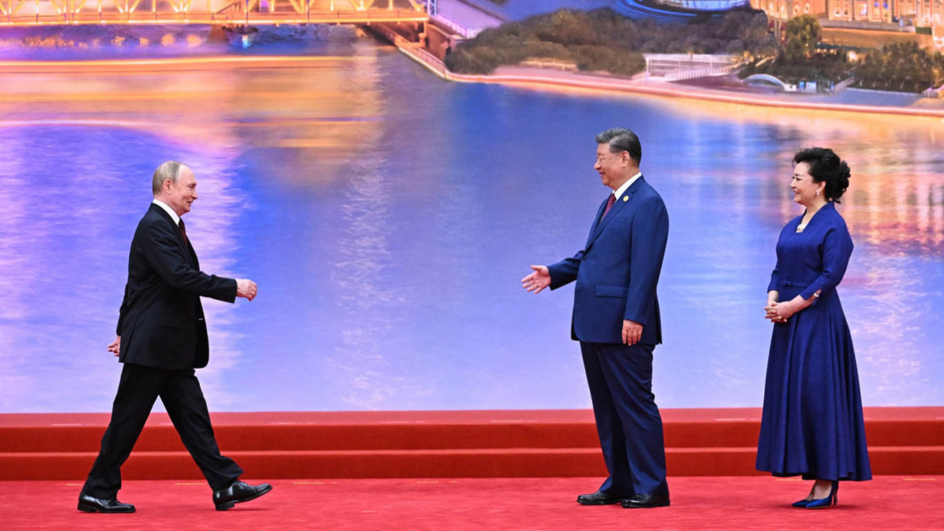 China Greenlights Yuan-Denominated Panda Bonds for Russian Energy Firms – FT