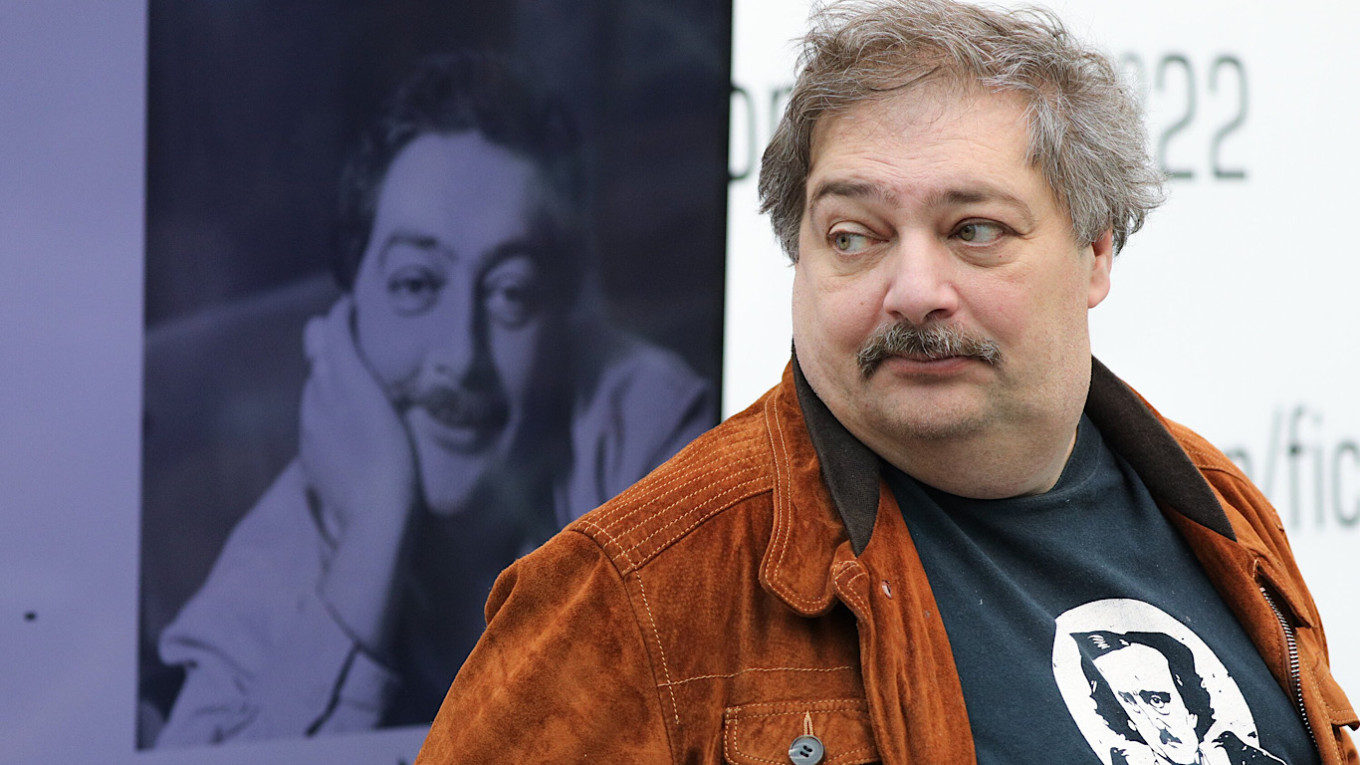 Exiled Author Dmitry Bykov Added to Russia’s Terrorist List Amidst Growing Repressions