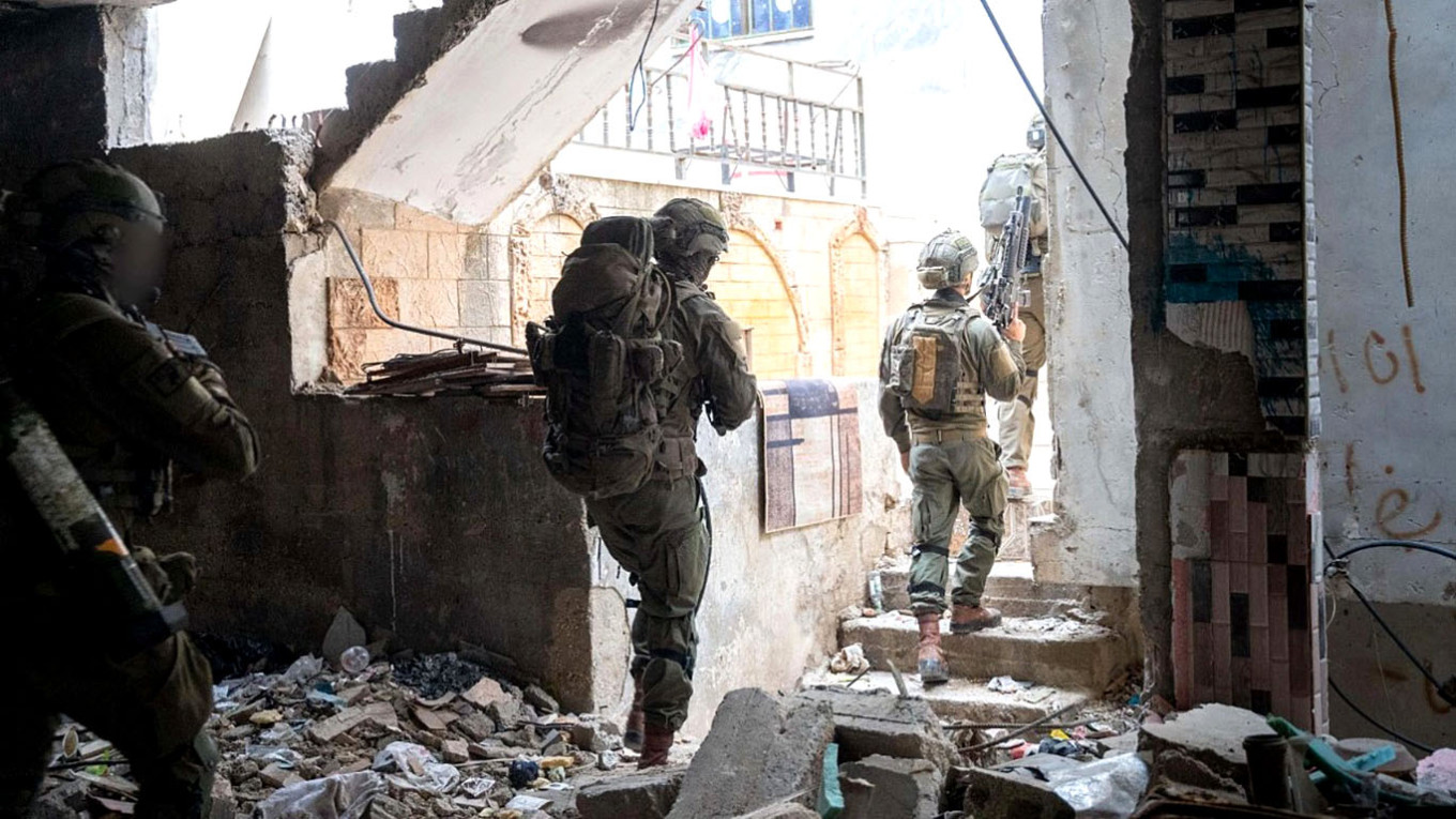Russia Facilitates Escape for Russian and Palestinian Nationals Amid Israels Ground Assault on Gaza