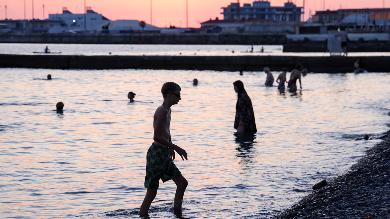 Shifts in Russian Tourism and Politics: Election Results and Summer Travel Trends Unveiled