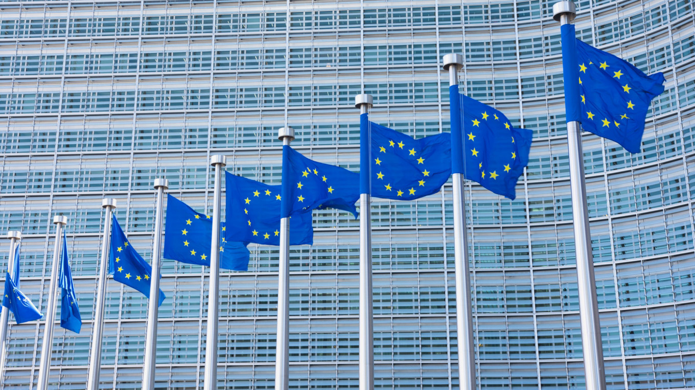 EU Postpones Adoption of New Sanctions Package Against Russia Amid Rising Tensions and Diverging Member State Views