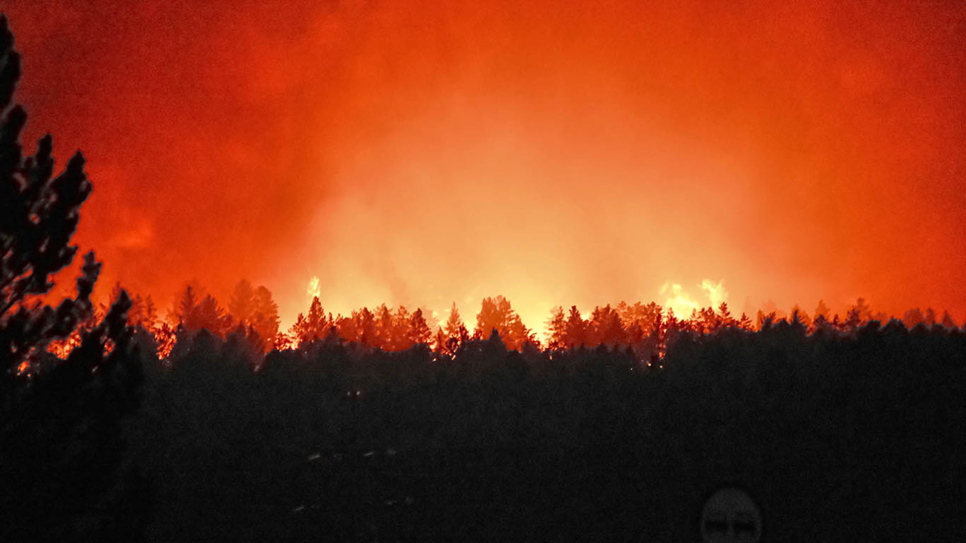 Russias Wildfire Season Shows Improvement, but Experts Caution Against Complacency