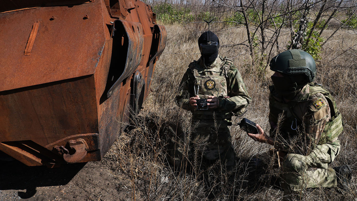 Ukraines Commander Reveals Russias Evolving Frontline Strategies
