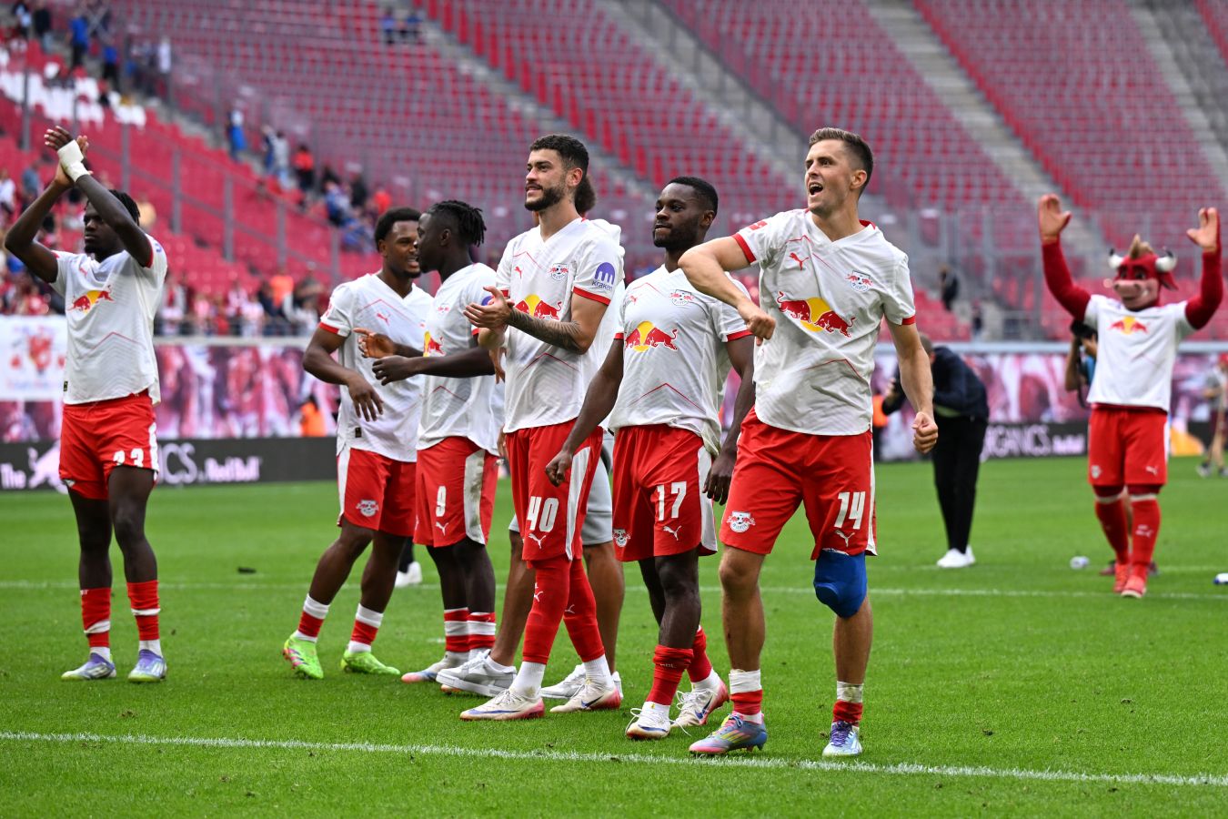 Live Broadcast Kickoff: Bundesliga Showdown Between Wolfsburg and Leipzig