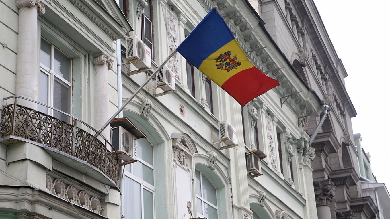 Kremlin Alleges Moldovas Election Process Excluded Thousands of Voters in Russia