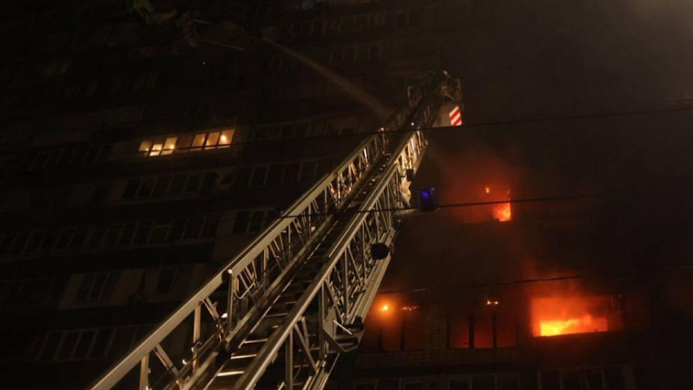 Devastating Russian Air Strikes Target Ukraine’s Power Supply, Result in Childs Death