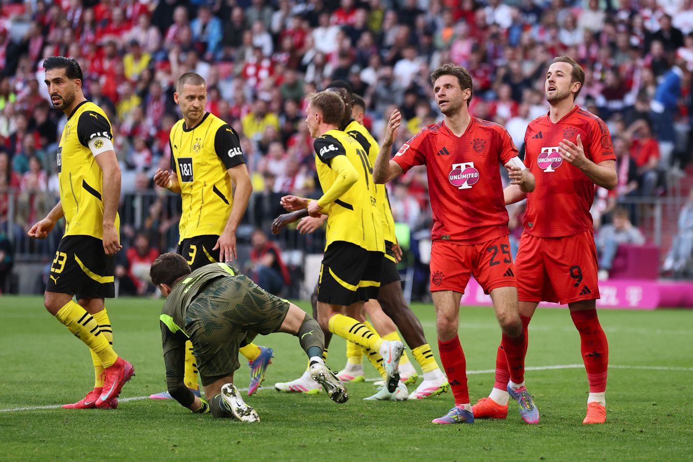 Bayern Breaks Winless Streak Against Borussia with 2-1 Victory
