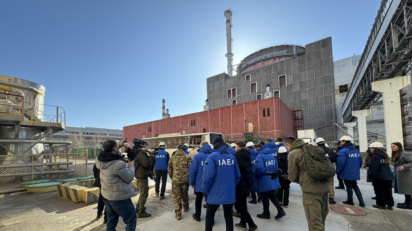 Restoration Efforts Underway for Zaporizhzhia Nuclear Plants Critical Power Lines After Extended Outage
