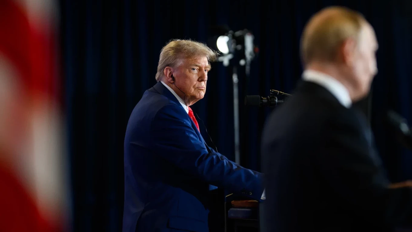 Trump Enforces Sweeping Sanctions on Russian Oil Giants Amidst Ongoing Ukraine Conflict