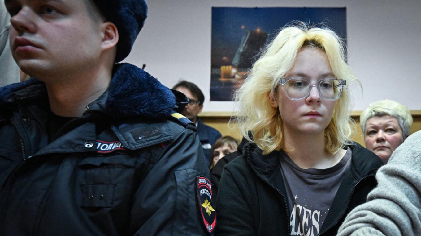 Street Performer in St. Petersburg Sentenced Again for Anti-Putin Song Amid Ongoing Repression