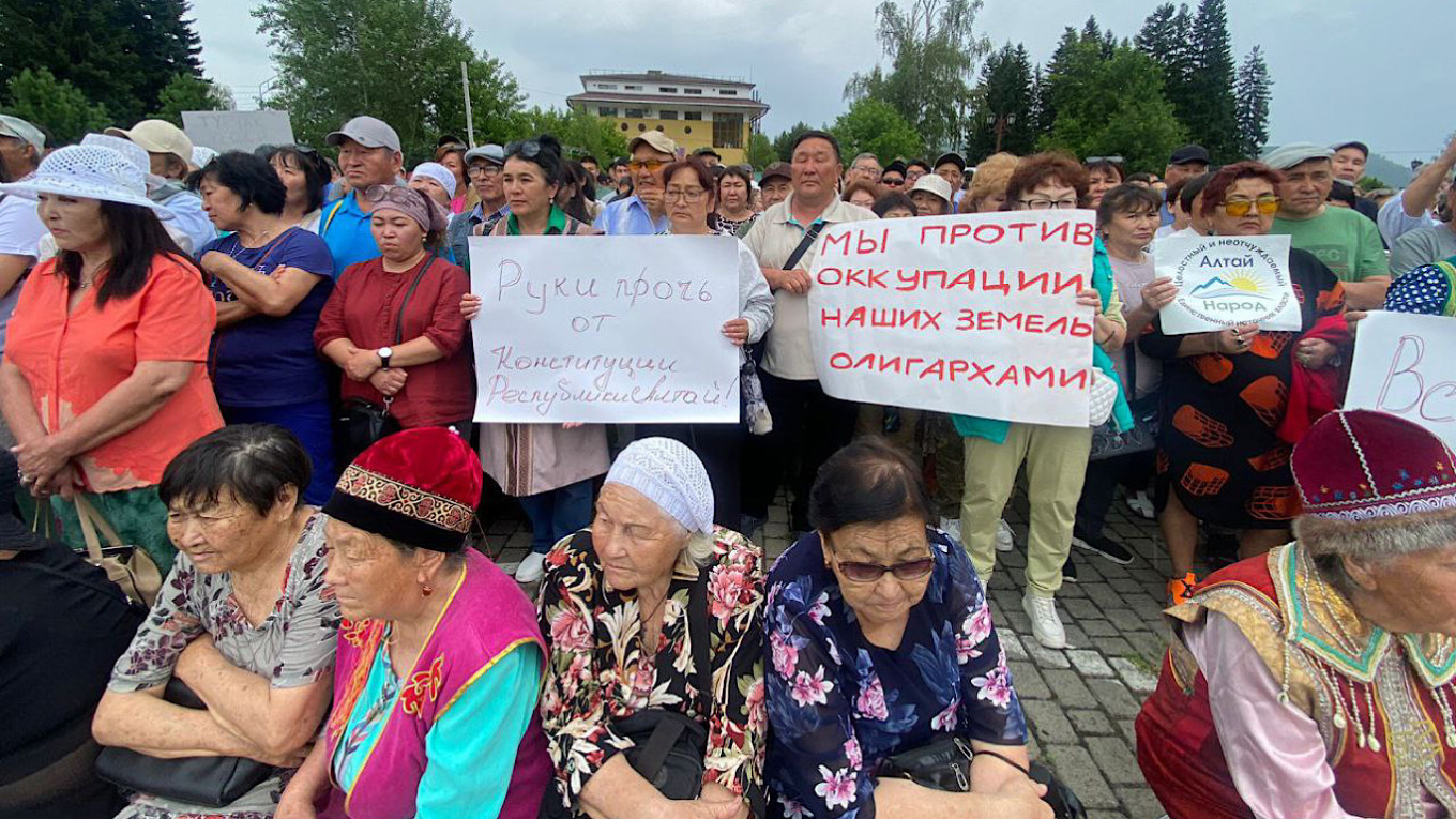 Altais Defiant Stand: Protests, Political Struggles, and Bear Attacks in the Far East