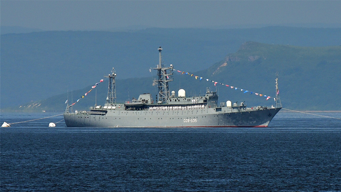 Russian Intelligence Ship Monitored Off Hawaii Coast by U.S. Coast Guard