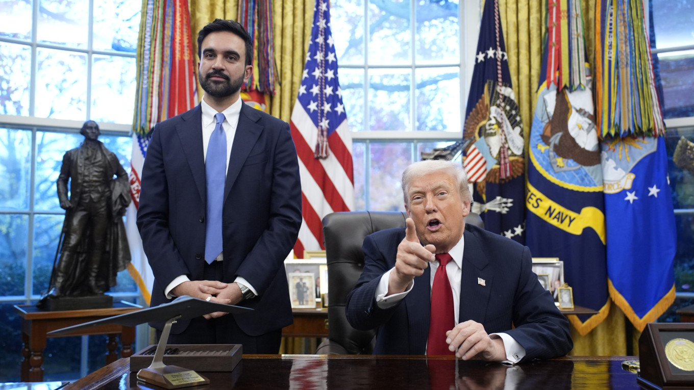 Trumps Ultimatum: Zelensky Must Embrace Controversial Peace Proposal by November 27