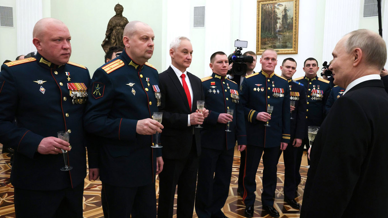 Kremlins Strategy to Control Ukraine War Veterans: Ensuring Loyalty Over Ambition