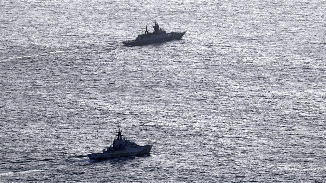 Heightened Tensions: British Navys Close Encounter with Russian Warships in the English Channel