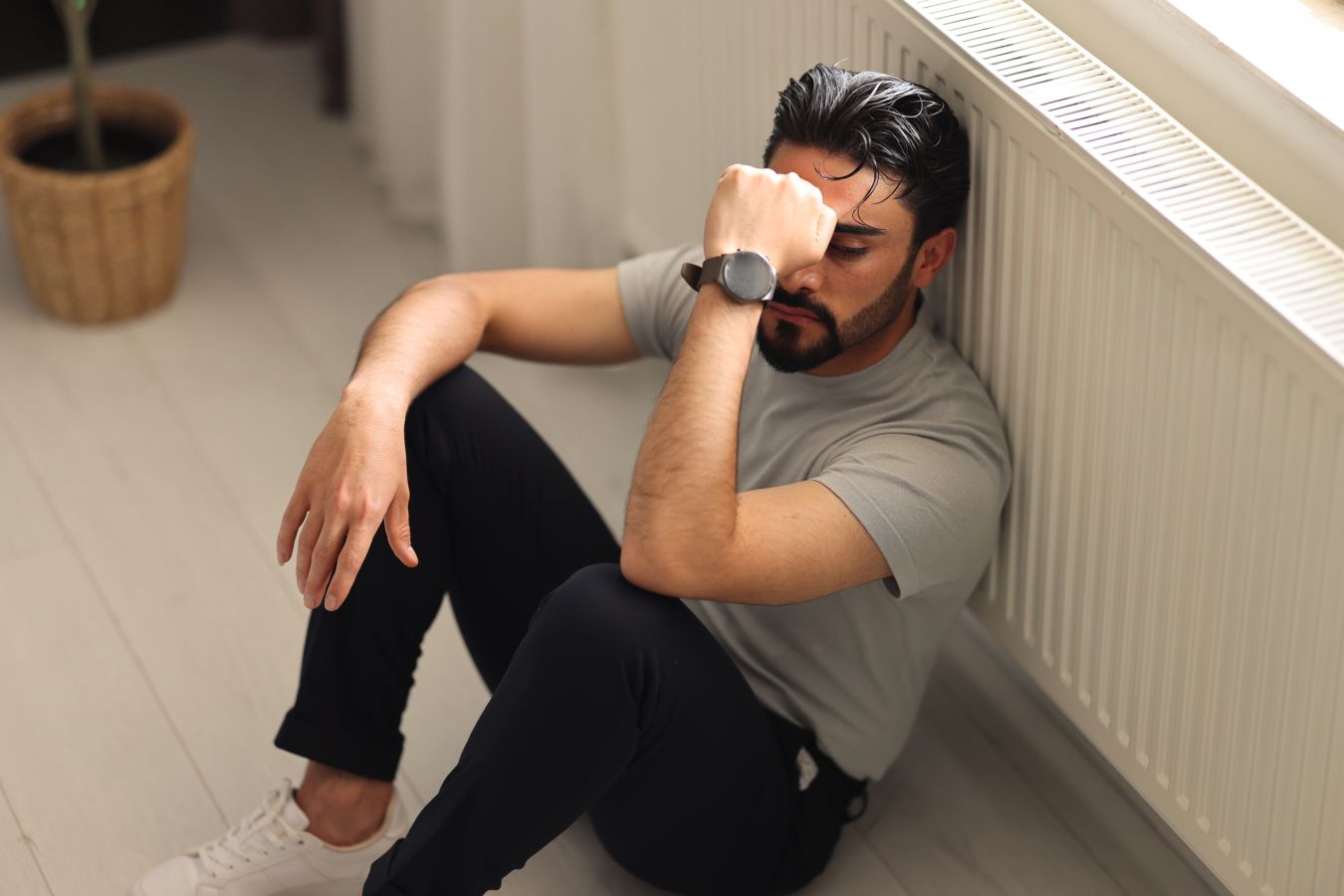 Understanding the Distinction: Psychologist Explains How to Tell Depression from Temporary Mood Swings