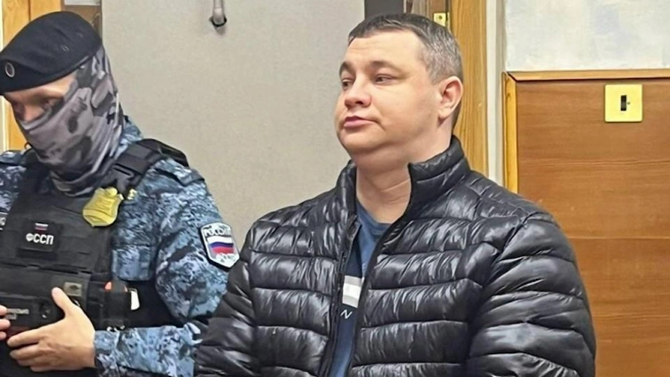 Former Cop Sentenced for Selling Confidential Police Files to Journalist Relative