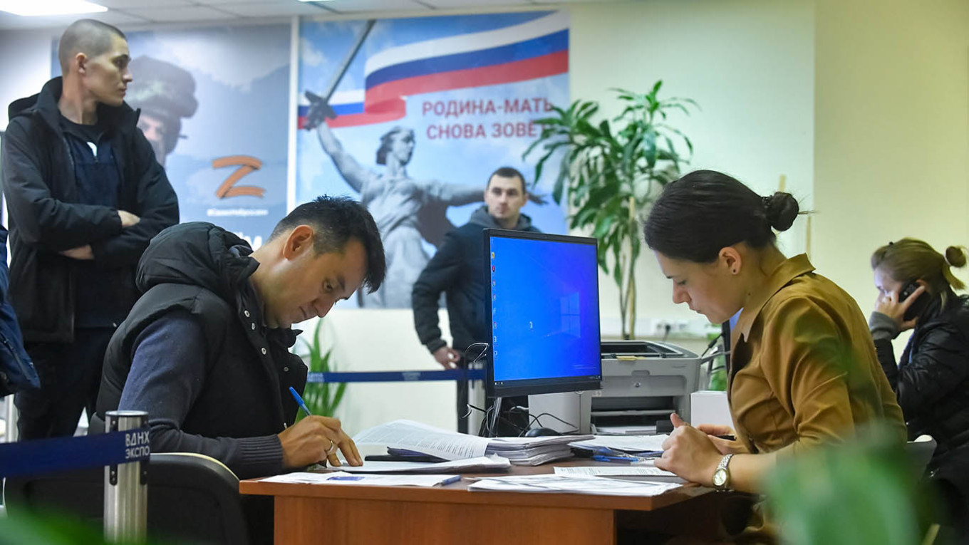 Russia Mobilizes Reservists Across 15 Regions to Safeguard Oil Infrastructure from Drone Threats