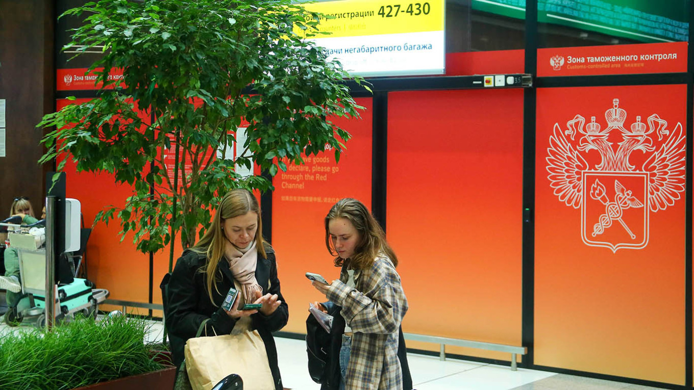 Russias New 24-Hour SIM Card Blackout Aims to Bolster Security Against Drone Attacks