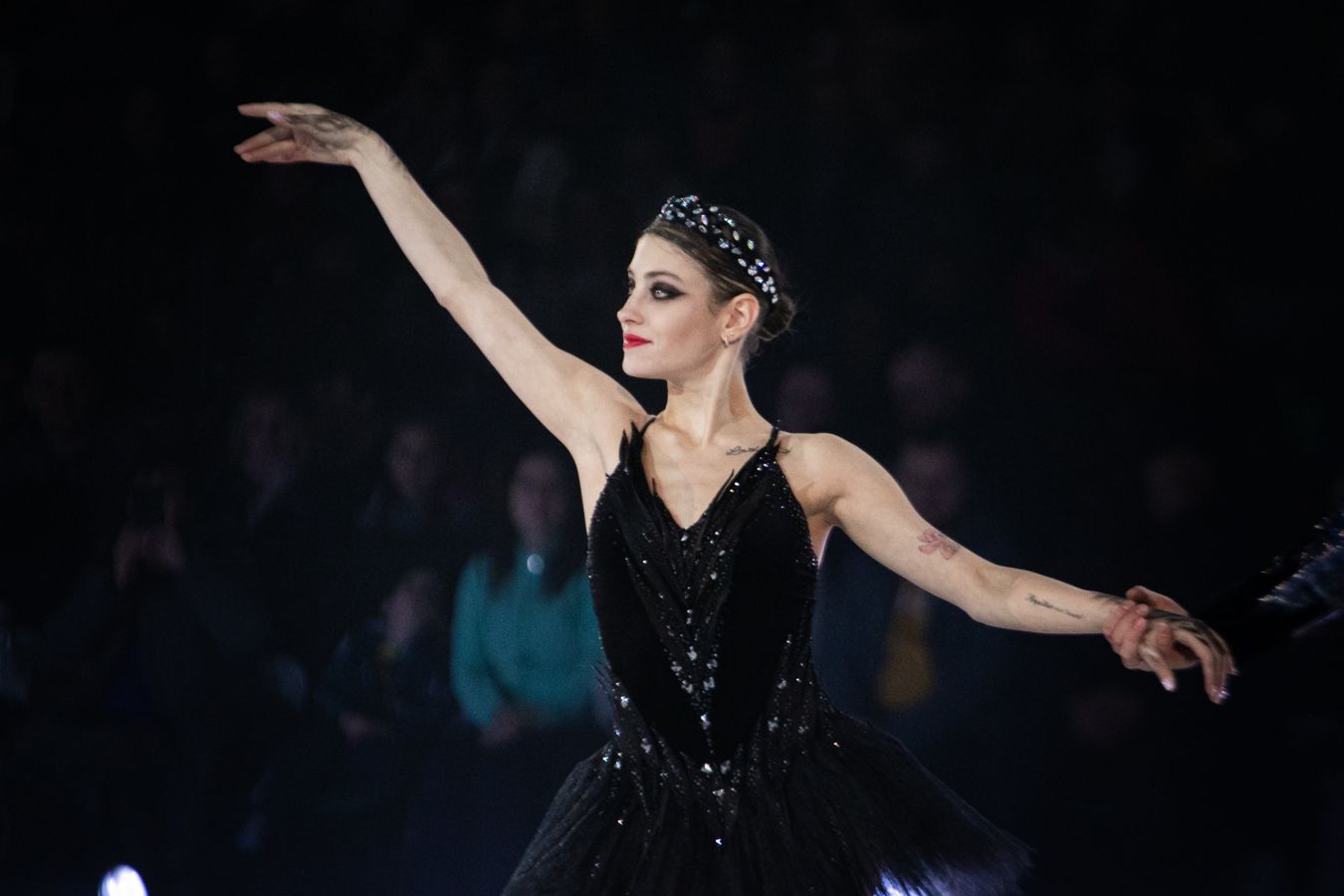 Santa’s Sleigh Makes Waves: Thames Charity Cruise Raises £1,000 for Teenage Cancer Trust