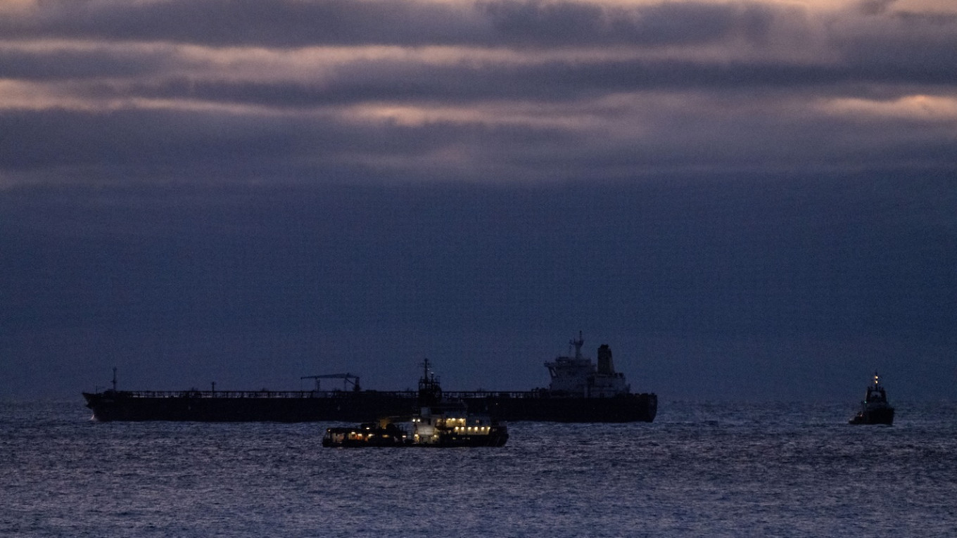 Increased Military Presence: Armed Personnel Detected on Russias Shadow Fleet Vessels in the Baltic Sea